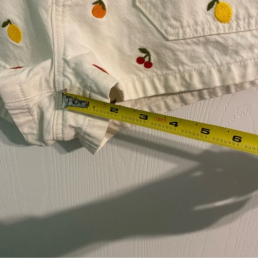 PacSun Fruit Embroidered White Denim Shorts Novelty Cherry Summer Beach Size Sm - Picture 3 of 6